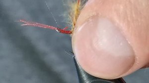 Омулевая мушка для летнего омуля из дабинга трех цветов