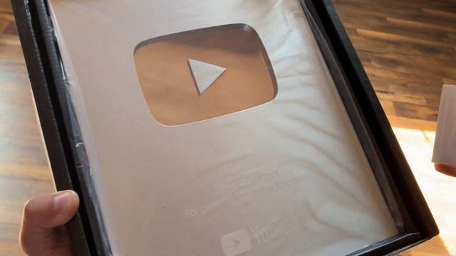 Серебряная кнопка ютуб. Как я её получал! Silver Button #YouTubeCreatorAwards