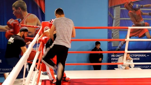 Кикбоксинг. Пиров Мухамаджон (красный) - Тихонов Кирилл (синий) смотреть онлайн