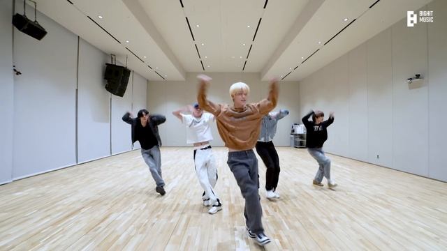 TXT (투모로우바이투게더) 2022 SBS Gayo Daejeon 'DNA' Dance Practice смотреть онлайн