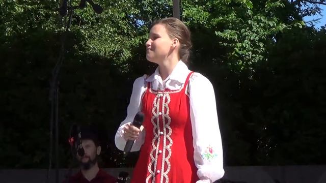 В роще пел соловушка Мария Владимировна Алексеева , Ансамбль УРА 1080p смотреть онлайн