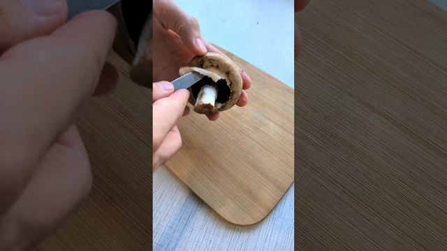 Рёбрышки в вине с грибным сливочным соусом