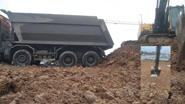 Как заезжать на полку для погрузки самосвала. #volvo #экскаватор #экскаваторщик #работанаэкскаватор