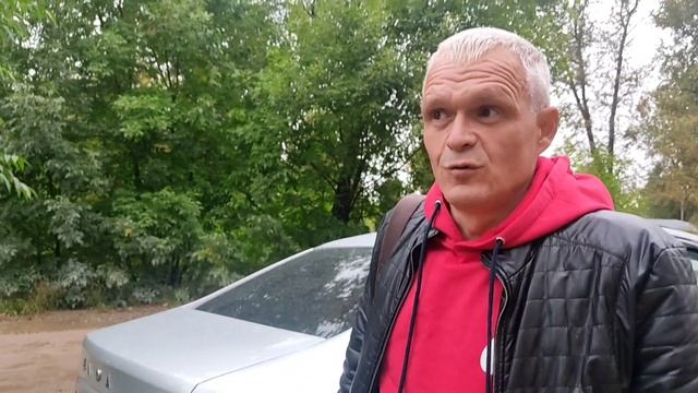 сезонное выбивание стекол при покосе травы. осматривайте своих коней до посадке в автомобиль. смотреть онлайн