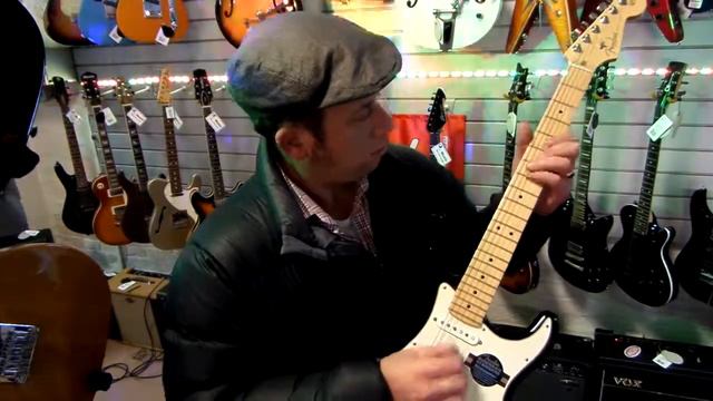 FENDER American Standard Stratocaster www.themusicwarehouse.co.nz смотреть онлайн