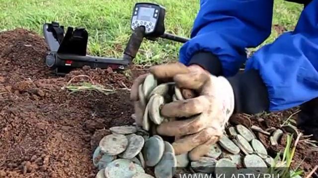 Клад Екатарининских пятаков, 13 килограмм медных монет. смотреть онлайн