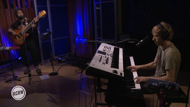 Thundercat performing "Them Changes" Live on KCRW смотреть онлайн