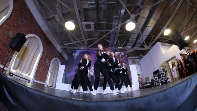 07-1 - Hongdae Festival (20.04.2019) - K-POP World Festival Block 01(fishye) смотреть онлайн