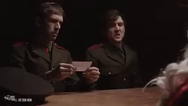 Russians interrogate Santa смотреть онлайн