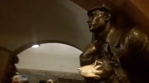 Площадь Революции - станция метро, Москва.