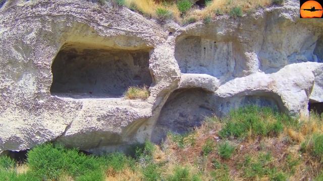 Пещерные кельи первых христиан в Крыму. Инкерман. Монастырская скала смотреть онлайн