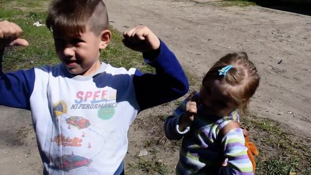 Бегаем у гаражей! Жарили сосиски и картошку =) смотреть онлайн