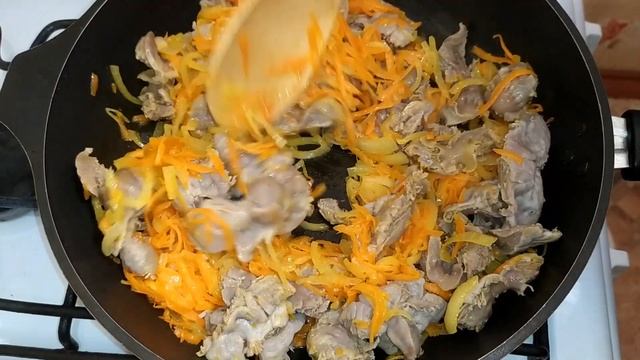 КУРИНЫЕ ЖЕЛУДКИ В СМЕТАННОМ СОУСЕ! Мягкие и нежные! смотреть онлайн