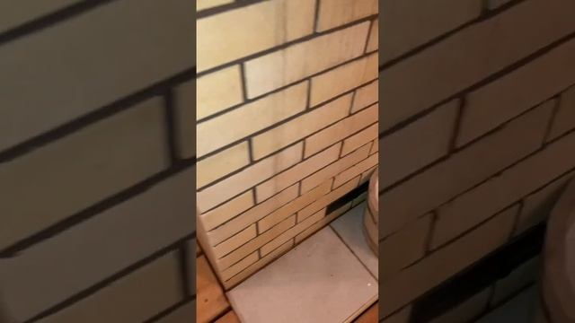 Недорогая печь из трубы 8 мм Емельяныч аккуратно облицована кирпичом смотреть онлайн