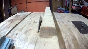 УСТАНАВЛИВАЕМ ПЛАСТИКОВУЮ ДВЕРЬ В ДЕРЕВЯННОМ ДОМЕ СВОИМИ РУКАМИ