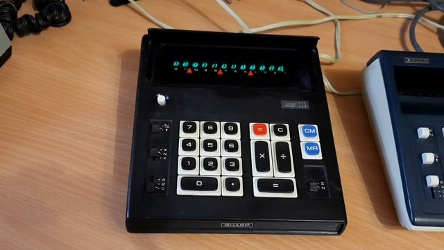 Sharp Compet 223 (CS-223) Vintage Electronic Calculator (circa 1971)