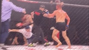 «ТЫ ПОСТУПИЛ ПОДЛО!» Коваленко vs Бобрышев: КИПИШ ПОСЛЕ БОЯ / ТОЛПА В КЛЕТКЕ!