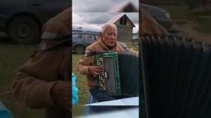 Монгольские буряты выходцы из Тункинского поют «Саян уул» на бурятском. Аймаг Хубсугул, Монголия.