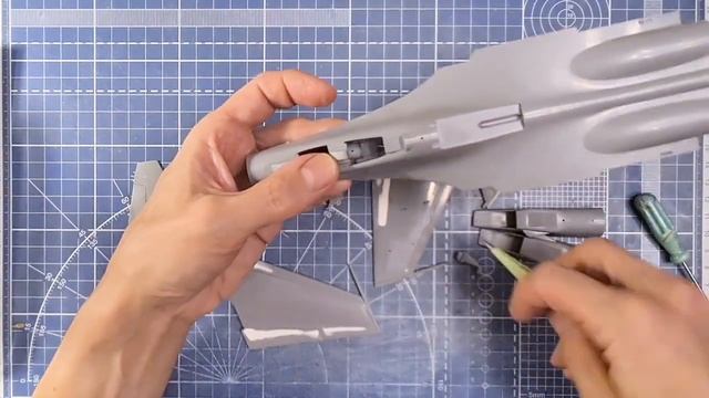 Сборка модели самолёта Су-27УБ "Русские витязи" в масштабе 1:72, этап 1. смотреть онлайн