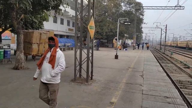 Hazrat Nizamuddin Railway Station | India's Most Bussiest Railway Station | Post Covid-19 Journey смотреть онлайн