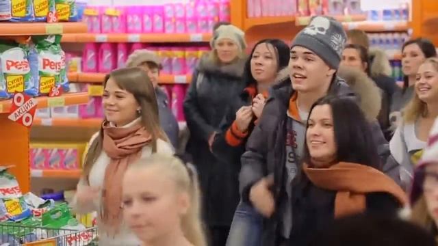 Прикол флешмоб в гипере Макси Череповец смотреть онлайн