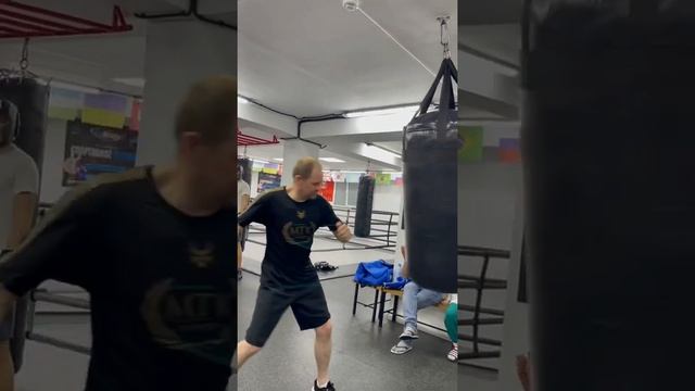 Самый уютный зал Бокса «7RAYS BOXING”. Алматы, Орбита-3, дом 4а смотреть онлайн