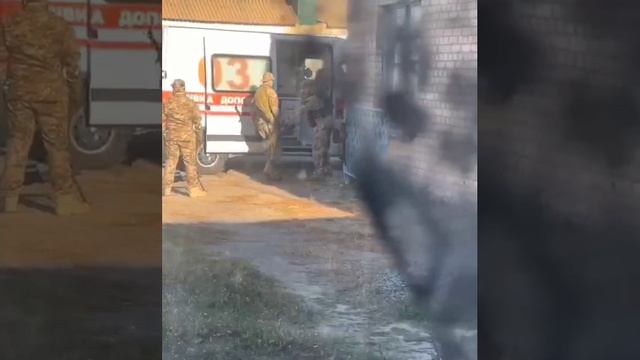 ?ВСУ начали перевозить боевиков и оружие в гражданских автомобилях скорой помощи❗️ смотреть онлайн