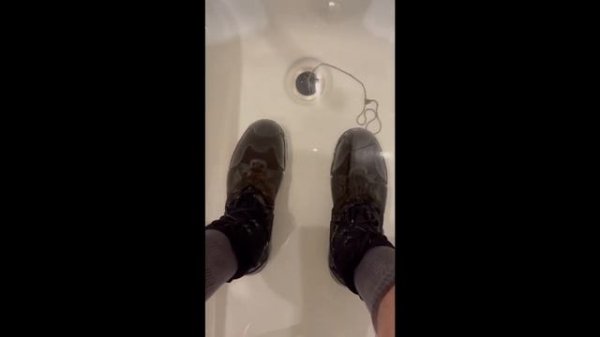 Тактические ботинки тест на водонепроницаемость