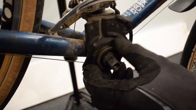 Replacing Square Taper Bottom Bracket To Hollowtech II смотреть онлайн