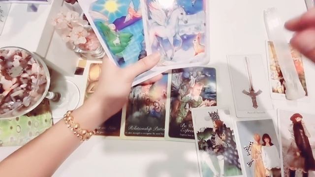 ?เขามีใจให้กับคุณไหม? pick a card ความรัก timeless смотреть онлайн
