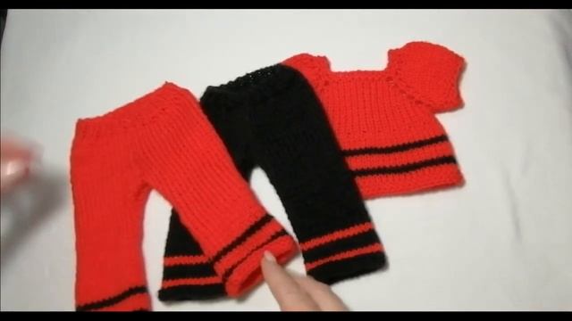 Обзор костюма для куклы рост 43 см. Вязаный костюм для куклы кофточка и двое штанишек и юбочка смотреть онлайн