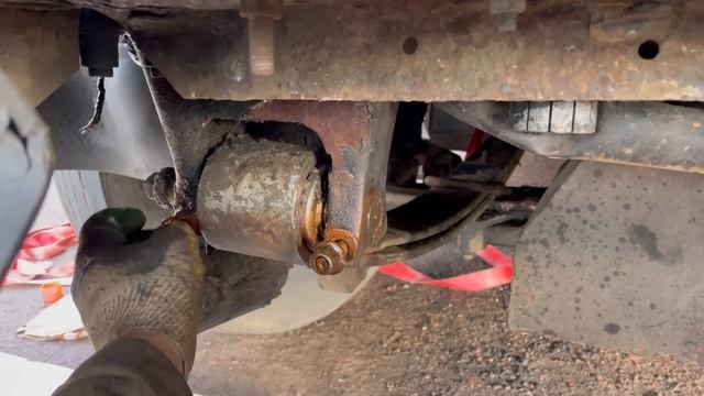 Рессору и все фильтра на Volvo F12 смотреть онлайн