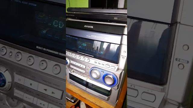 Aiwa XR-EM50 vs Aiwa NSX-SZ70 смотреть онлайн