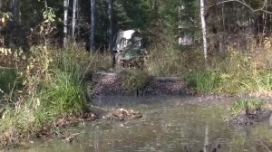 Вездеход Вепрь по лесной  дороге.