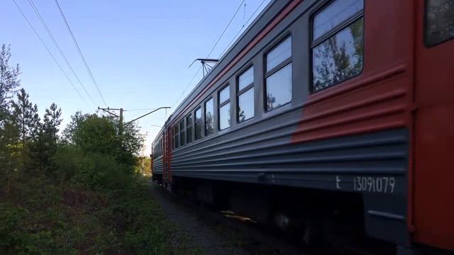 Электропоезд ЭТ2-024 сообщением Нижний Тагил - Нижняя Тура - Серов с приветливой бригадой смотреть онлайн