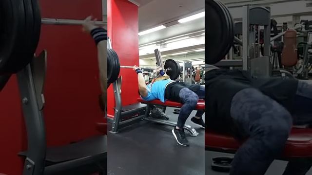 Жим лёжа 130, на брусок 5см. Жим широким хватом 115*6 смотреть онлайн