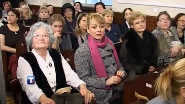 Сербский патриарх Ириней возжигает еврейскую менору смотреть онлайн