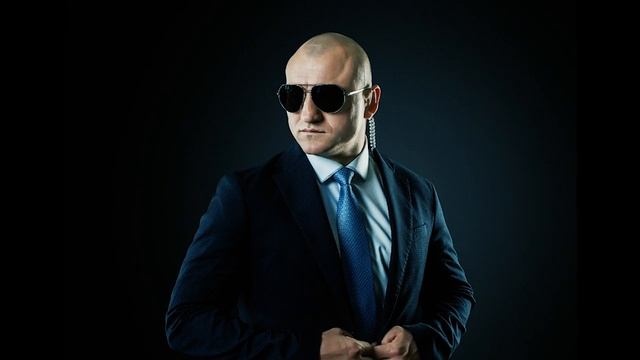 Что носит в чемоданчиках охрана президента страны смотреть онлайн