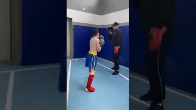 Работа на лапах. Тайский бокс смотреть онлайн