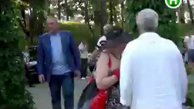 Почему К.МЕЛАДЗЕ скрывает третью солистку ВИА ГРЫ? смотреть онлайн