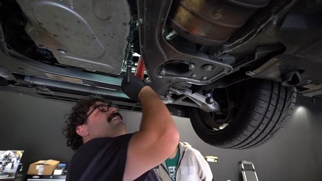 Ferrari California DIY Oil Change & Leather Repair смотреть онлайн