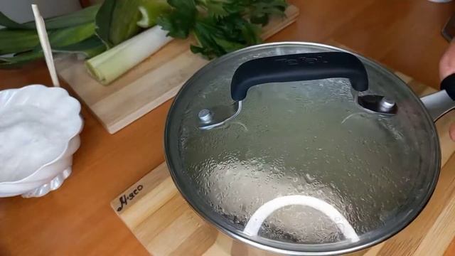 Суп з куркою та 