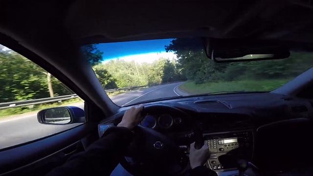 Volvo S60R EFR7670 trying to beat 0-100 time. смотреть онлайн