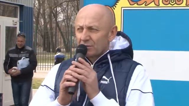 Кременчуг. Удар по мячу внука Олега Бабаева. смотреть онлайн