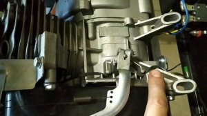 Бензогенератор.Тяга автоматической регулировки оборотов.