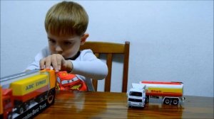 Модельки супер грузовиков Велли Распаковка. Toy cars Welly Super haulier models Mersedes-Benz Truck
