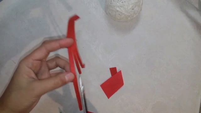Снеговик из ниток и клея своими руками. Поделки на Новый год. DIY. смотреть онлайн