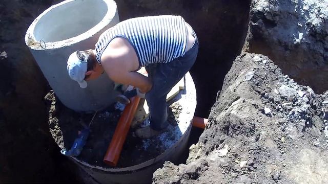 Строительство дома своими руками. Монтаж септика смотреть онлайн