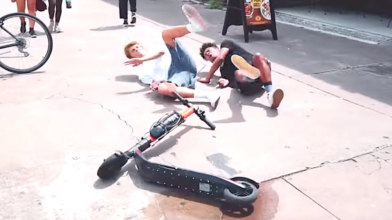 Электросамокат, удобно или опасно.