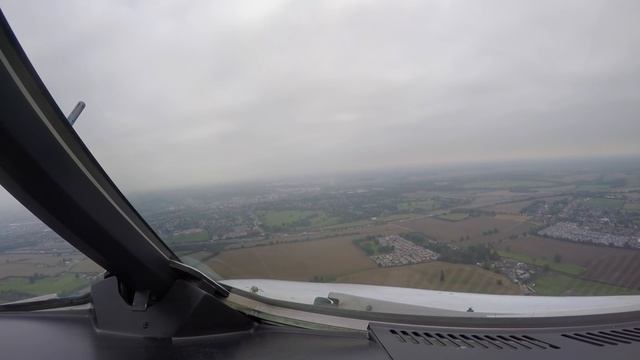 Four GoPro film: easyJet Airbus A320 cockpit landing - London Luton Airport смотреть онлайн